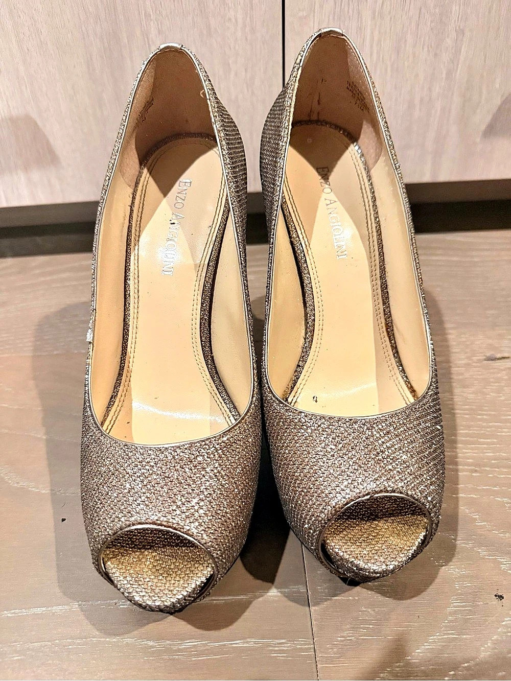 Enzo Angiolini Champagne Sparkle Heel (5” heel) - Sz. 7.5